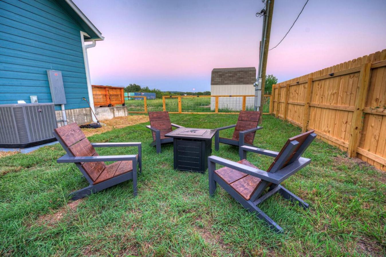 The Lodge At Little Ranches Central Sleeps 26 Wimberley Exteriör bild