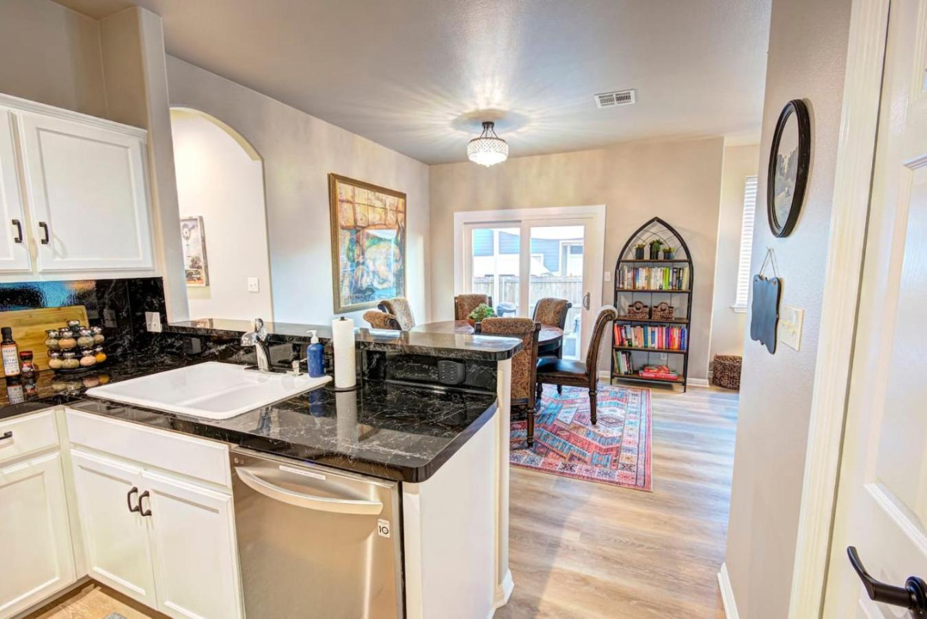 The Lodge At Little Ranches Central Sleeps 26 Wimberley Exteriör bild