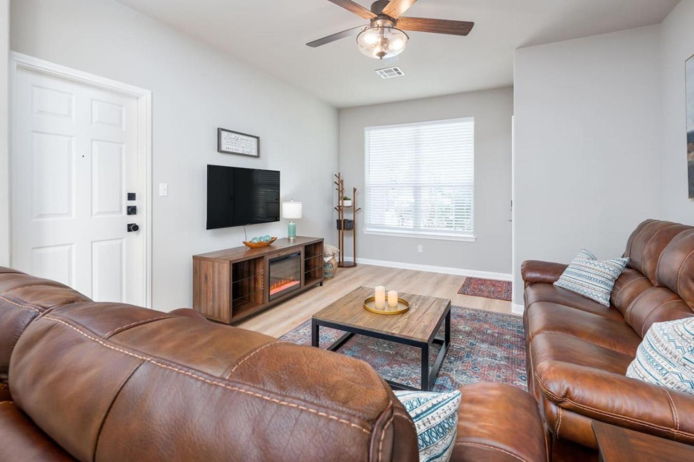 The Lodge At Little Ranches Central Sleeps 26 Wimberley Exteriör bild