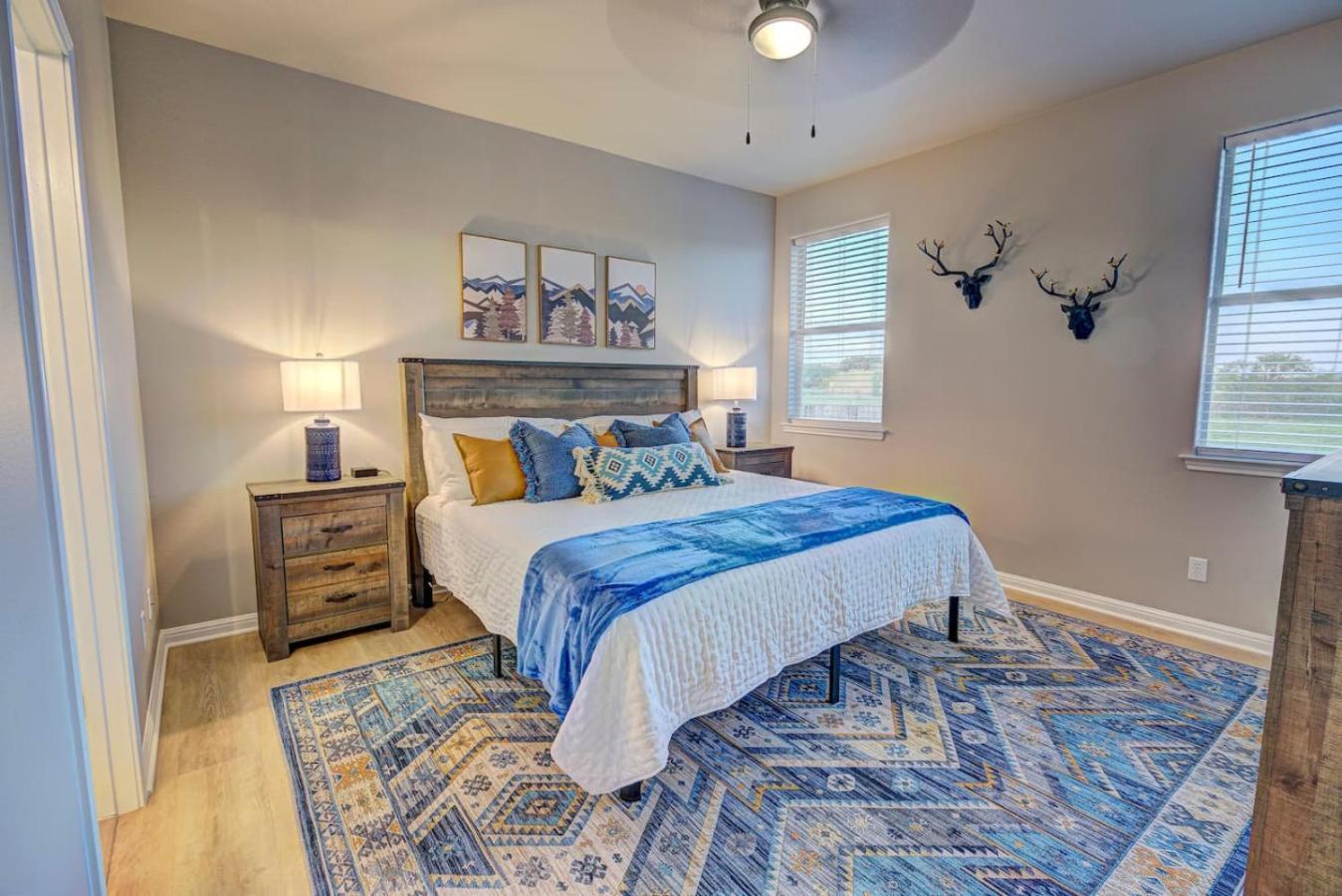 The Lodge At Little Ranches Central Sleeps 26 Wimberley Exteriör bild