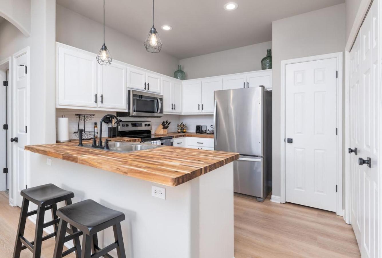 The Lodge At Little Ranches Central Sleeps 26 Wimberley Exteriör bild