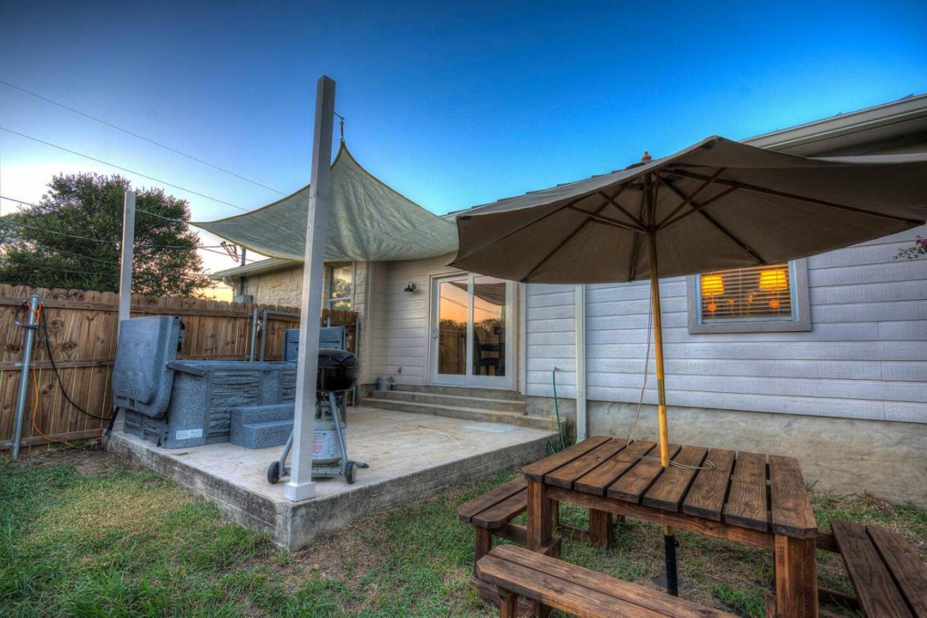 The Lodge At Little Ranches Central Sleeps 26 Wimberley Exteriör bild