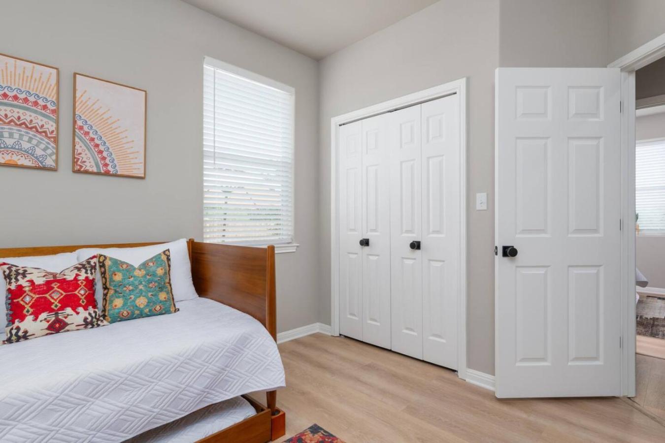 The Lodge At Little Ranches Central Sleeps 26 Wimberley Exteriör bild