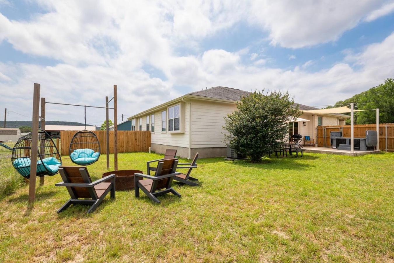 The Lodge At Little Ranches Central Sleeps 26 Wimberley Exteriör bild