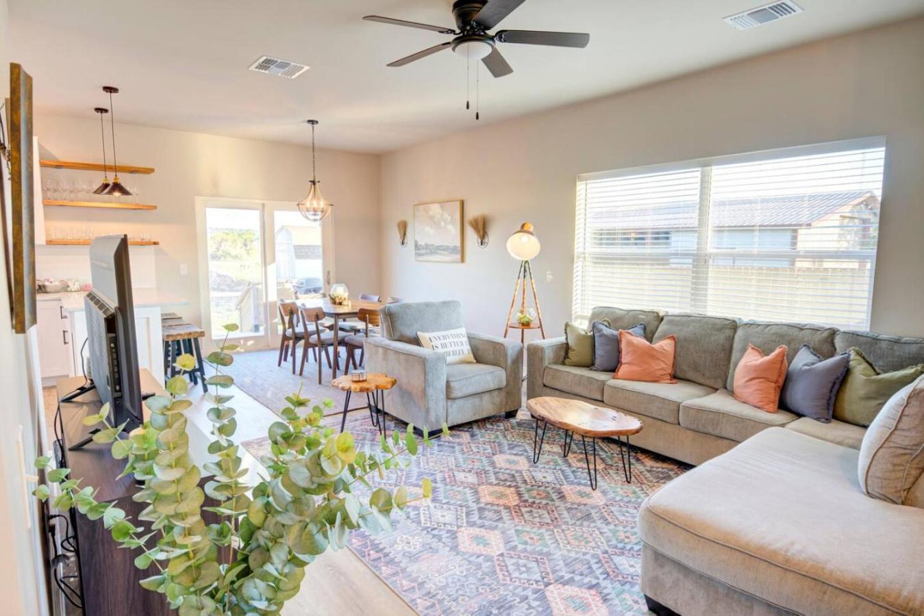 The Lodge At Little Ranches Central Sleeps 26 Wimberley Exteriör bild